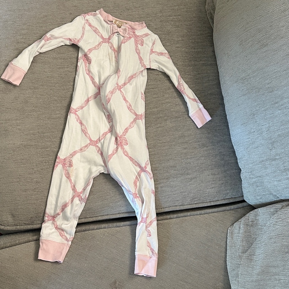 The Beaufort Bonnet Company Pink Bow Patterned Footie